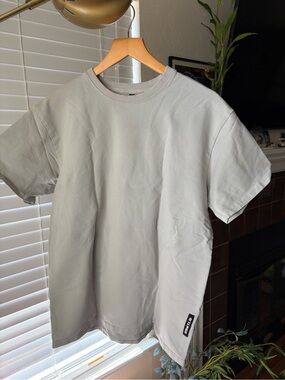 Men's Short Sleeve Crew Neck T-Shirt in Light Gray